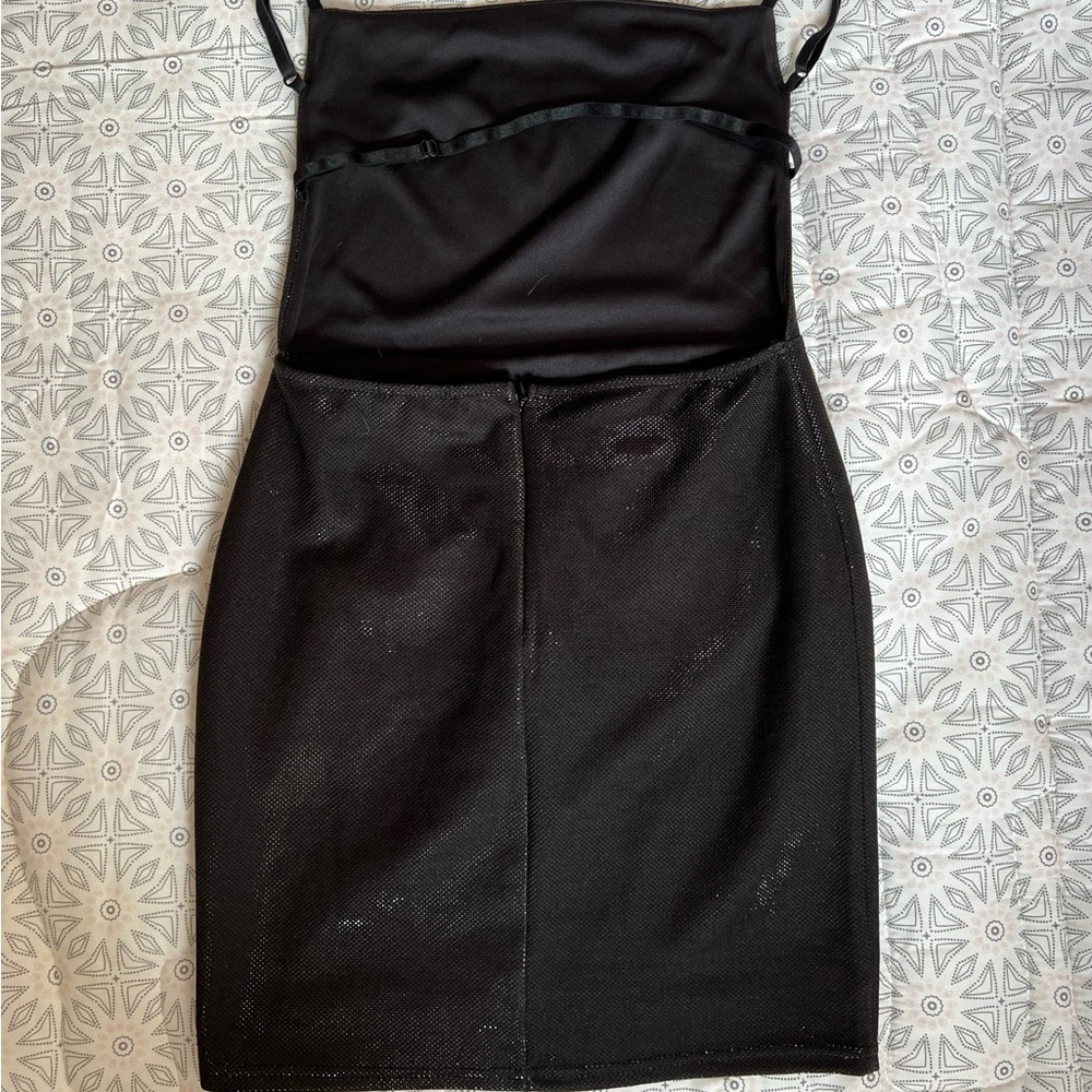 backless dress - Picture 2 of 2